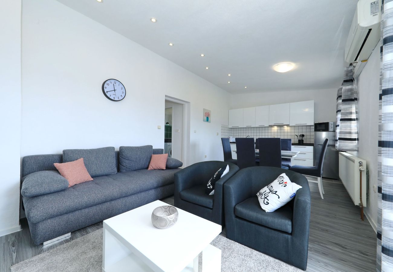 Ferienwohnung in Maslenica - Ferienwohnung Simaruna mit Meerblick