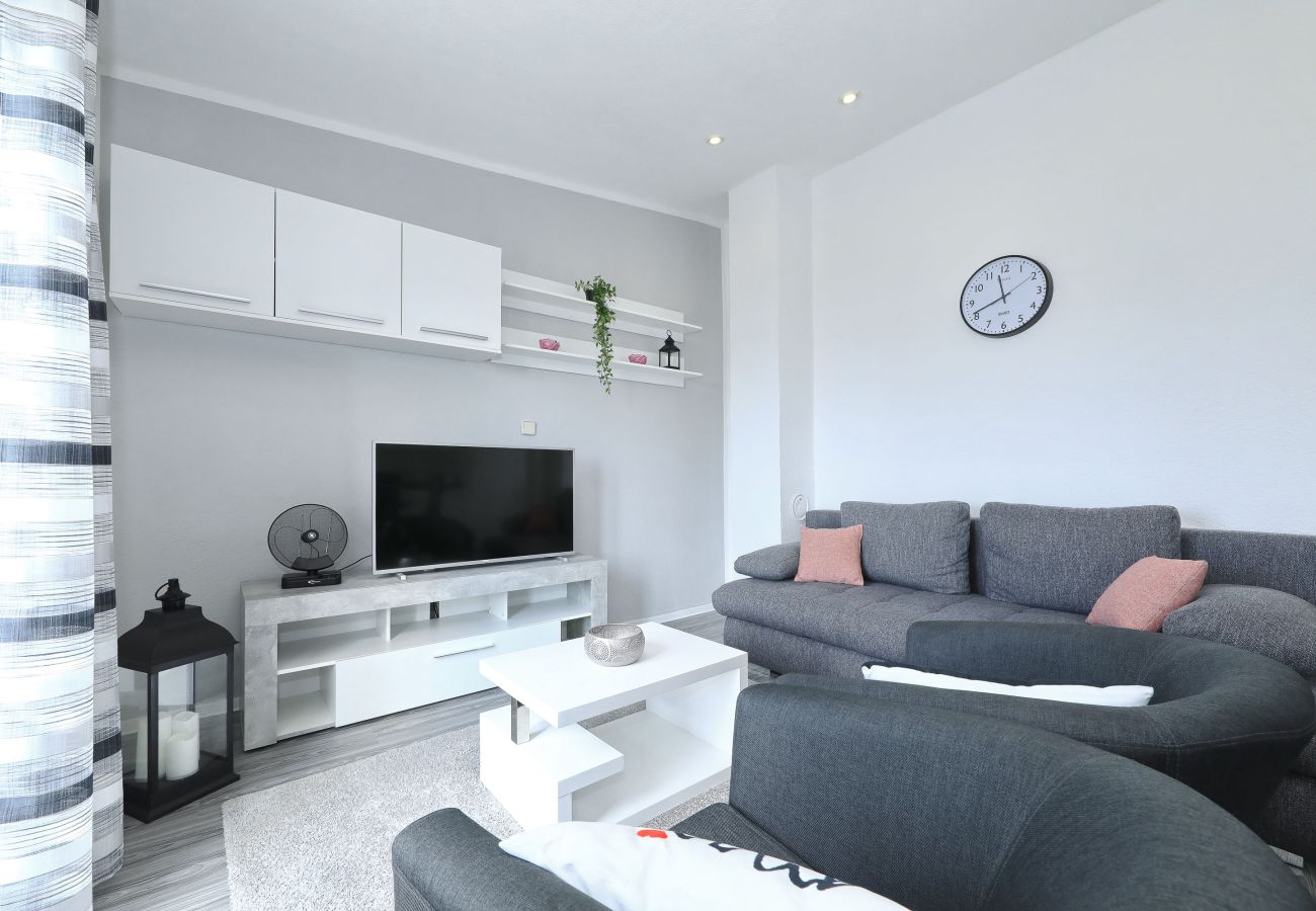 Ferienwohnung in Maslenica - Ferienwohnung Simaruna mit Meerblick