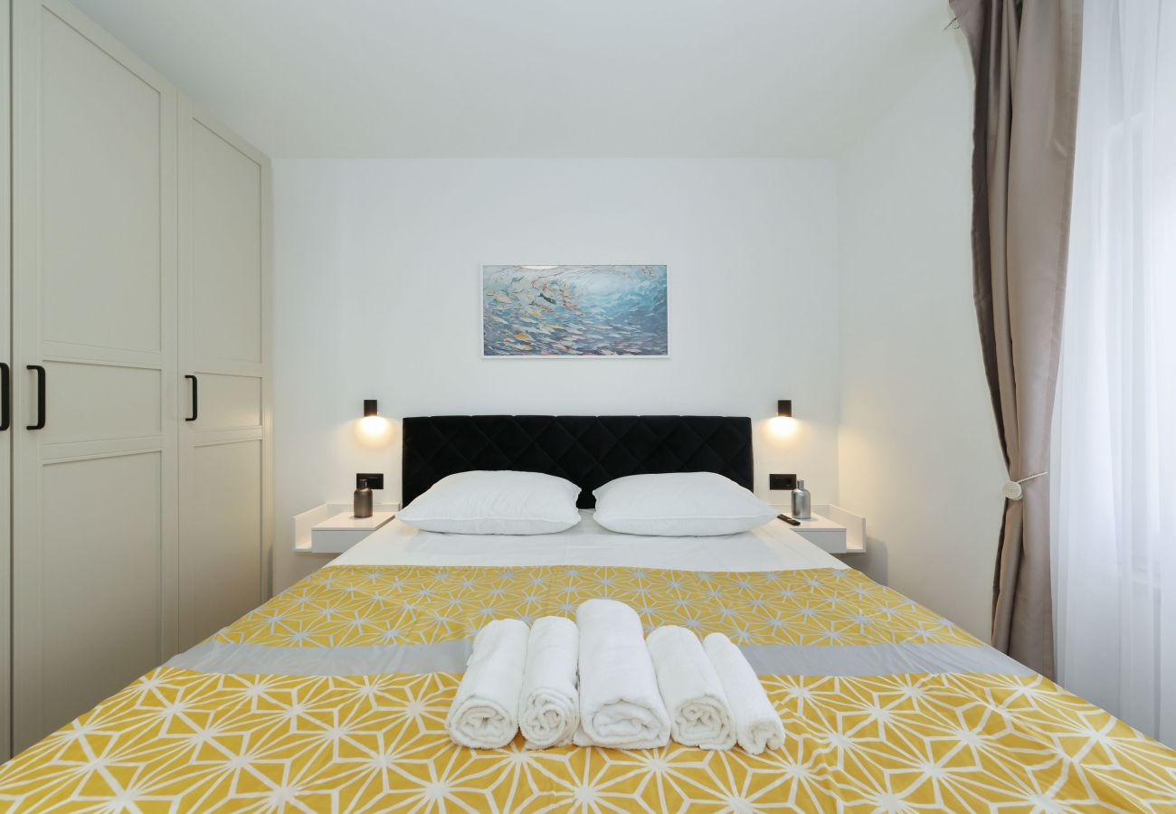 Ferienwohnung in Maslenica - Ferienwohnung Kala mit beheiztem Privatpool