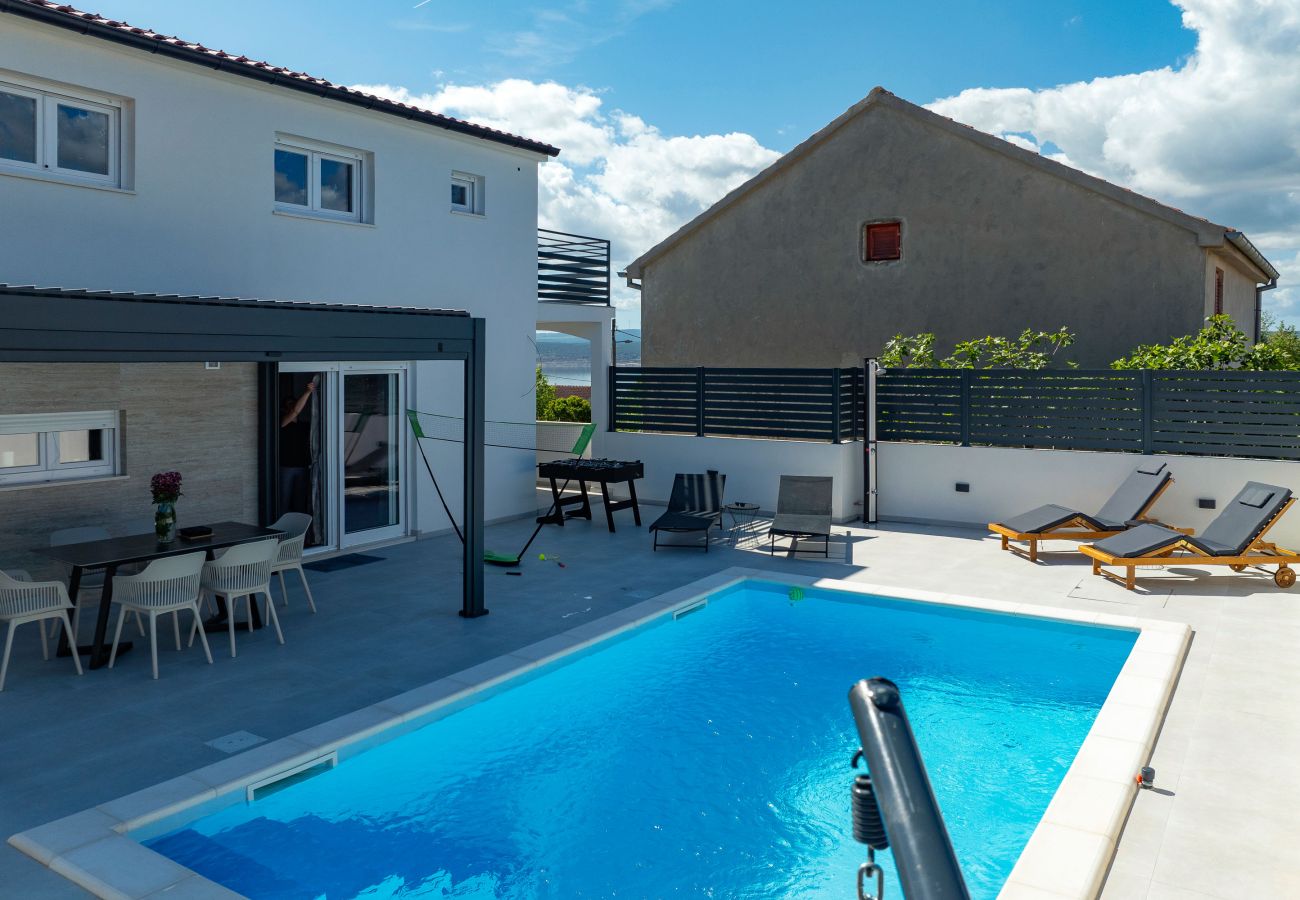Ferienwohnung in Maslenica - Ferienwohnung Kala mit beheiztem Privatpool