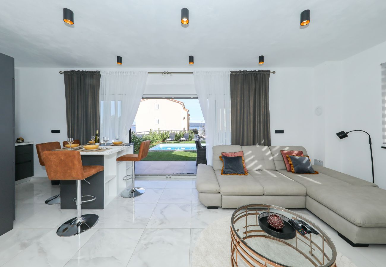 Ferienhaus in Dobropoljana - Ferienhaus Orchid Stay mit Pool
