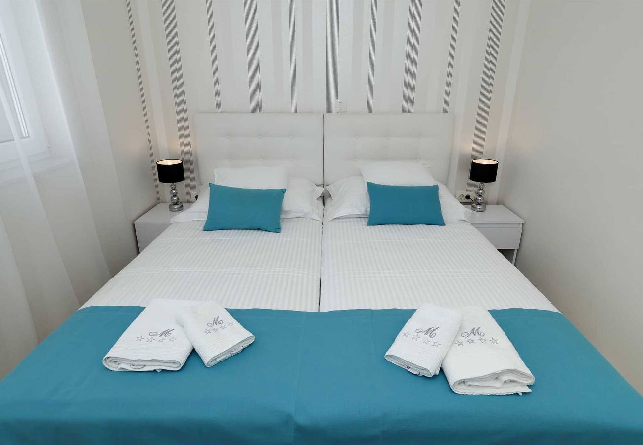 Ferienwohnung in Zadar - Ferienwohnung Luxury Apartment 3 mit Balkon