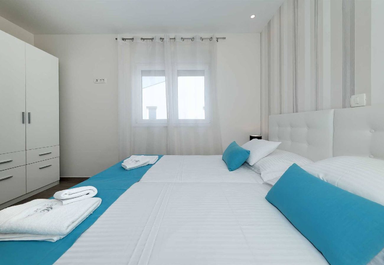 Ferienwohnung in Zadar - Ferienwohnung Luxury Apartment 3 mit Balkon