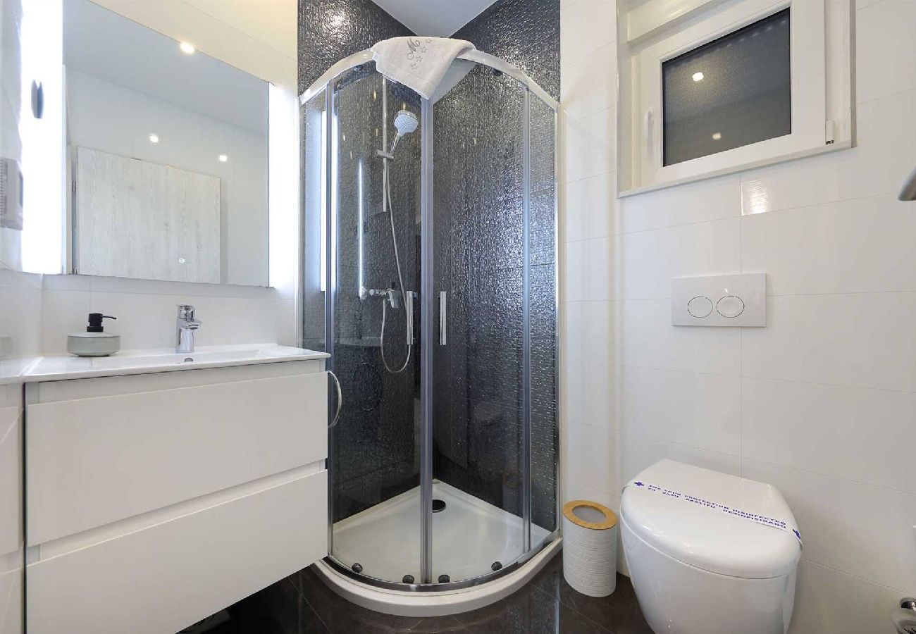 Ferienwohnung in Zadar - Ferienwohnung Luxury Apartment 3 mit Balkon