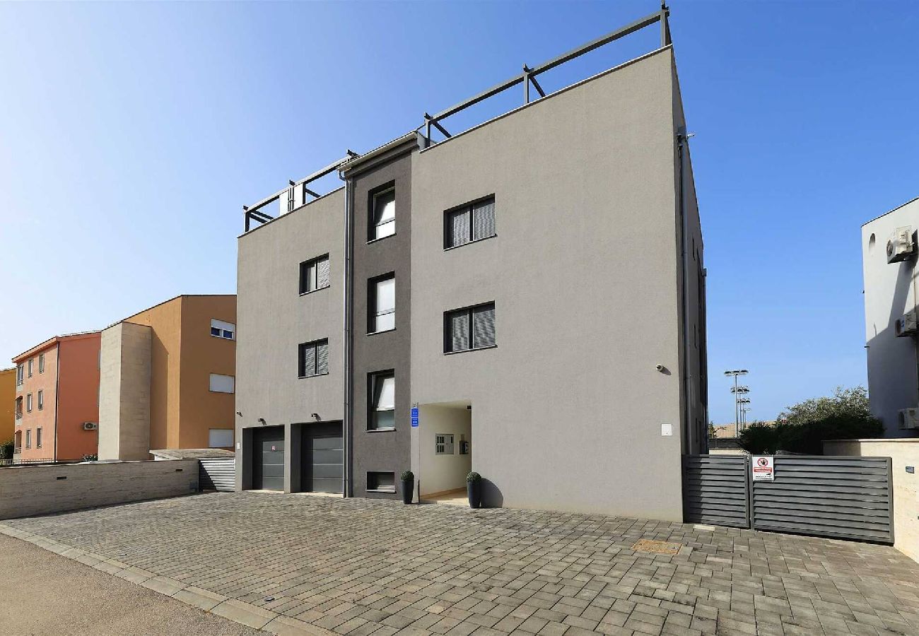 Ferienwohnung in Zadar - Ferienwohnung Luxury Apartment 3 mit Balkon