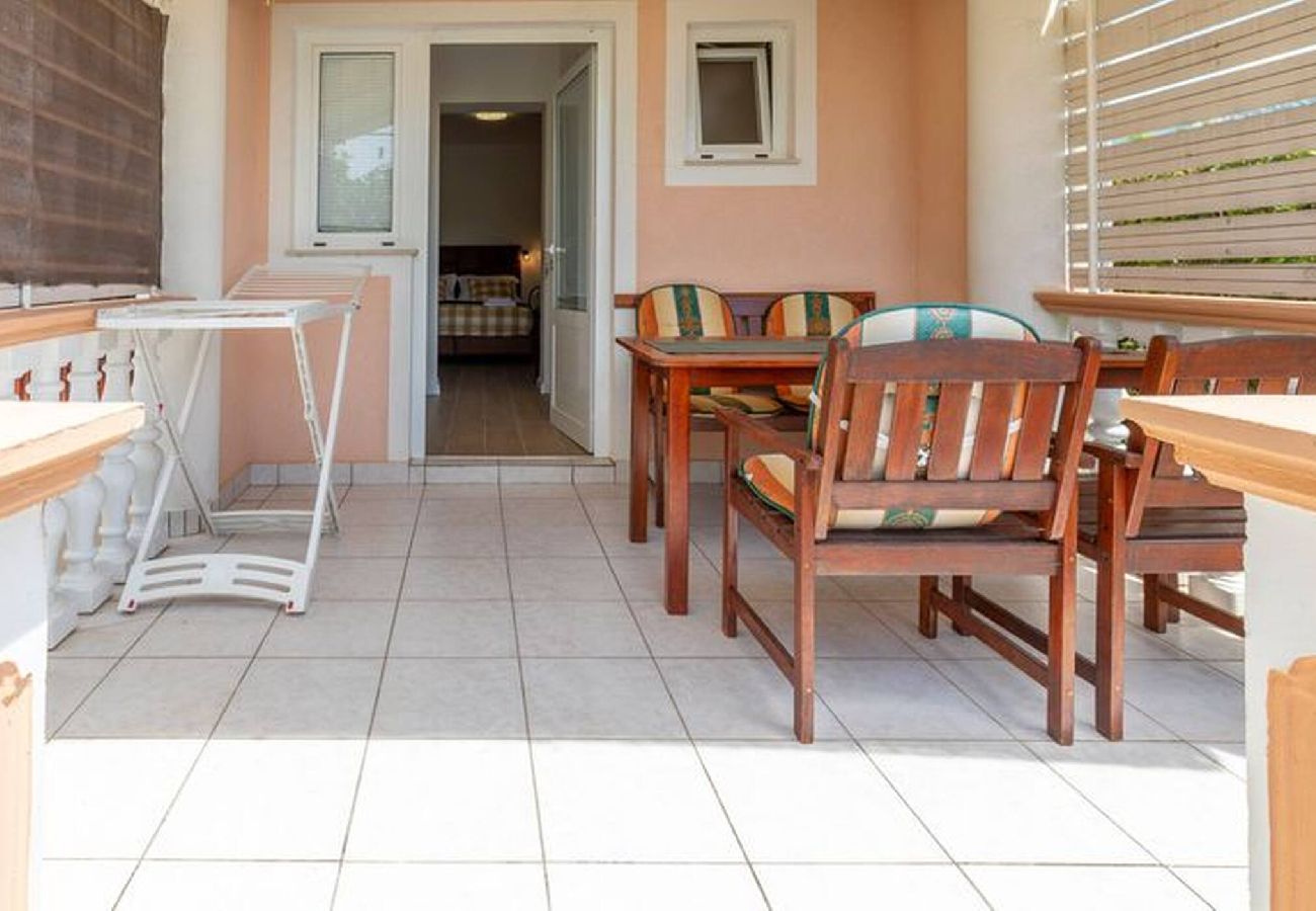 Studio in Starigrad - Studio Stanic No.1 mit Terrasse