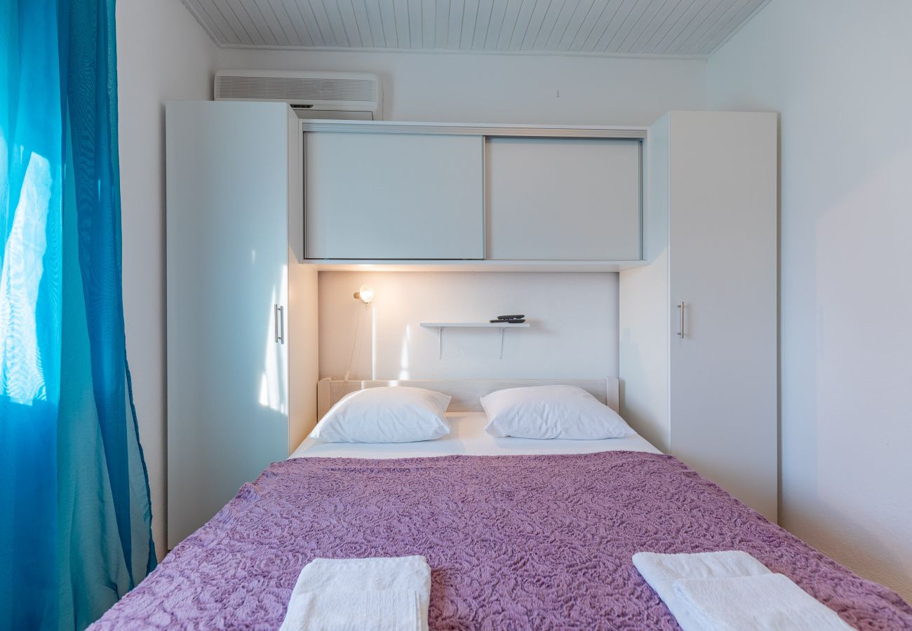 Zimmeranmietung in Starigrad - Zimmer Tinka No.6 strandnah