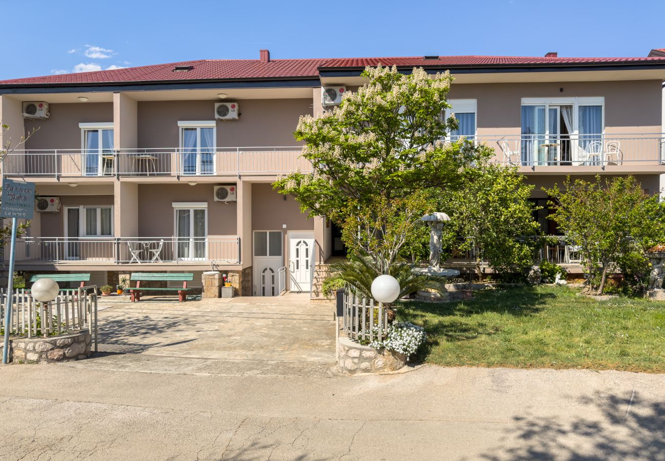 Zimmeranmietung in Starigrad - Zimmer Tinka No.6 strandnah