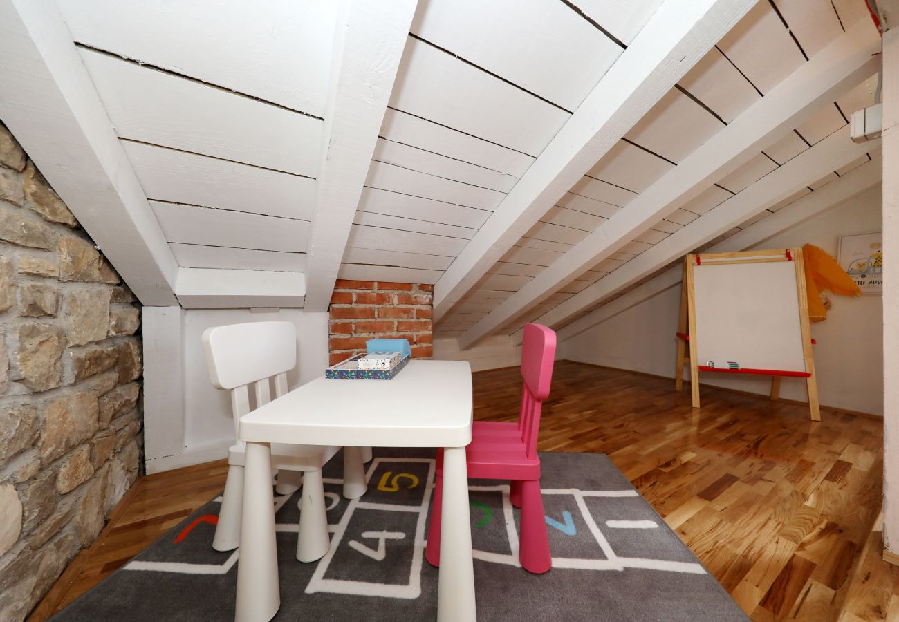 Ferienhaus in Lovinac - Ferienhaus Demare mit beheiztem Pool