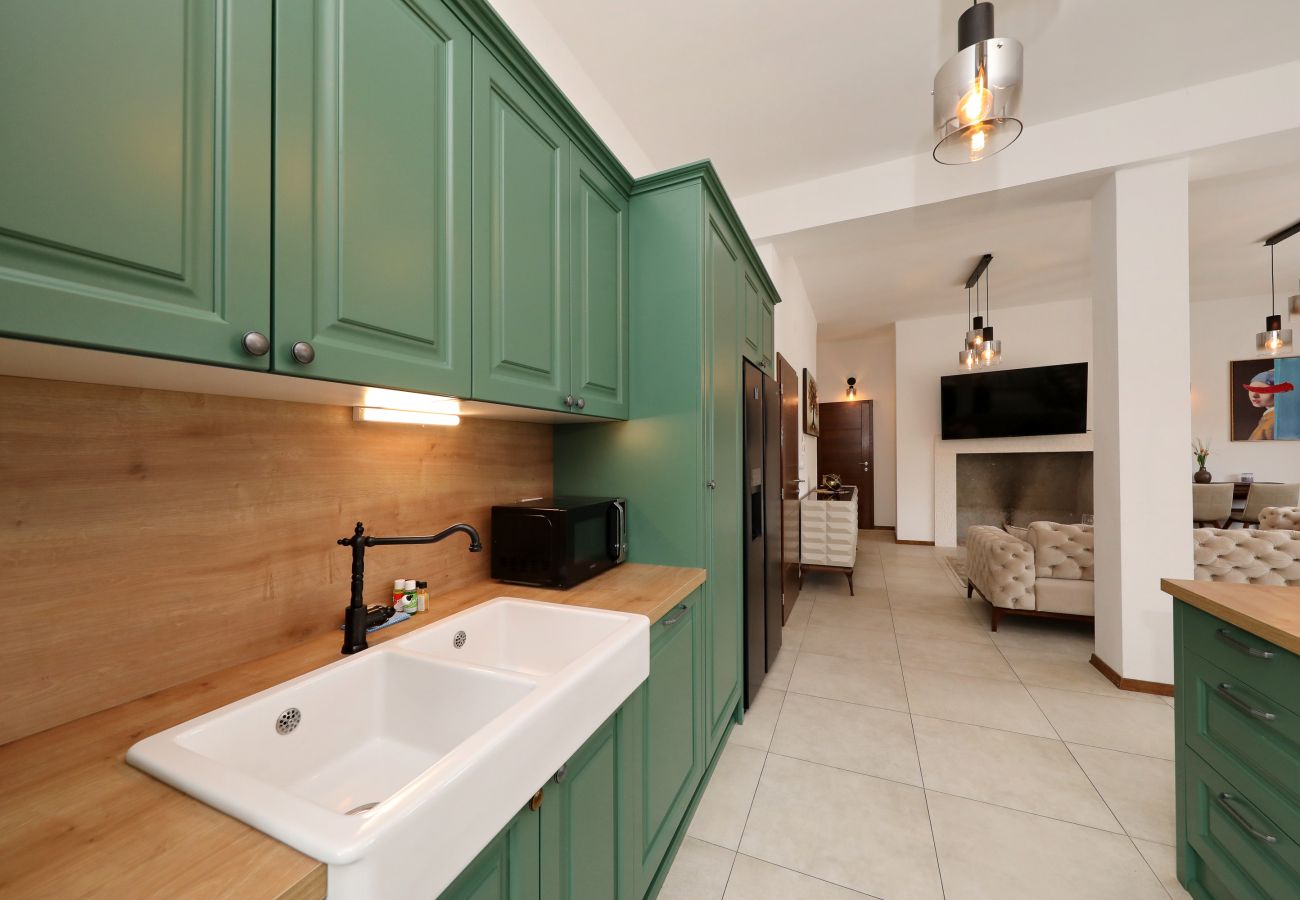 Ferienhaus in Lovinac - Ferienhaus Demare mit beheiztem Pool