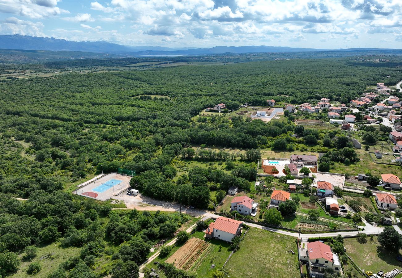 Ferienhaus in Lovinac - Ferienhaus Demare mit beheiztem Pool