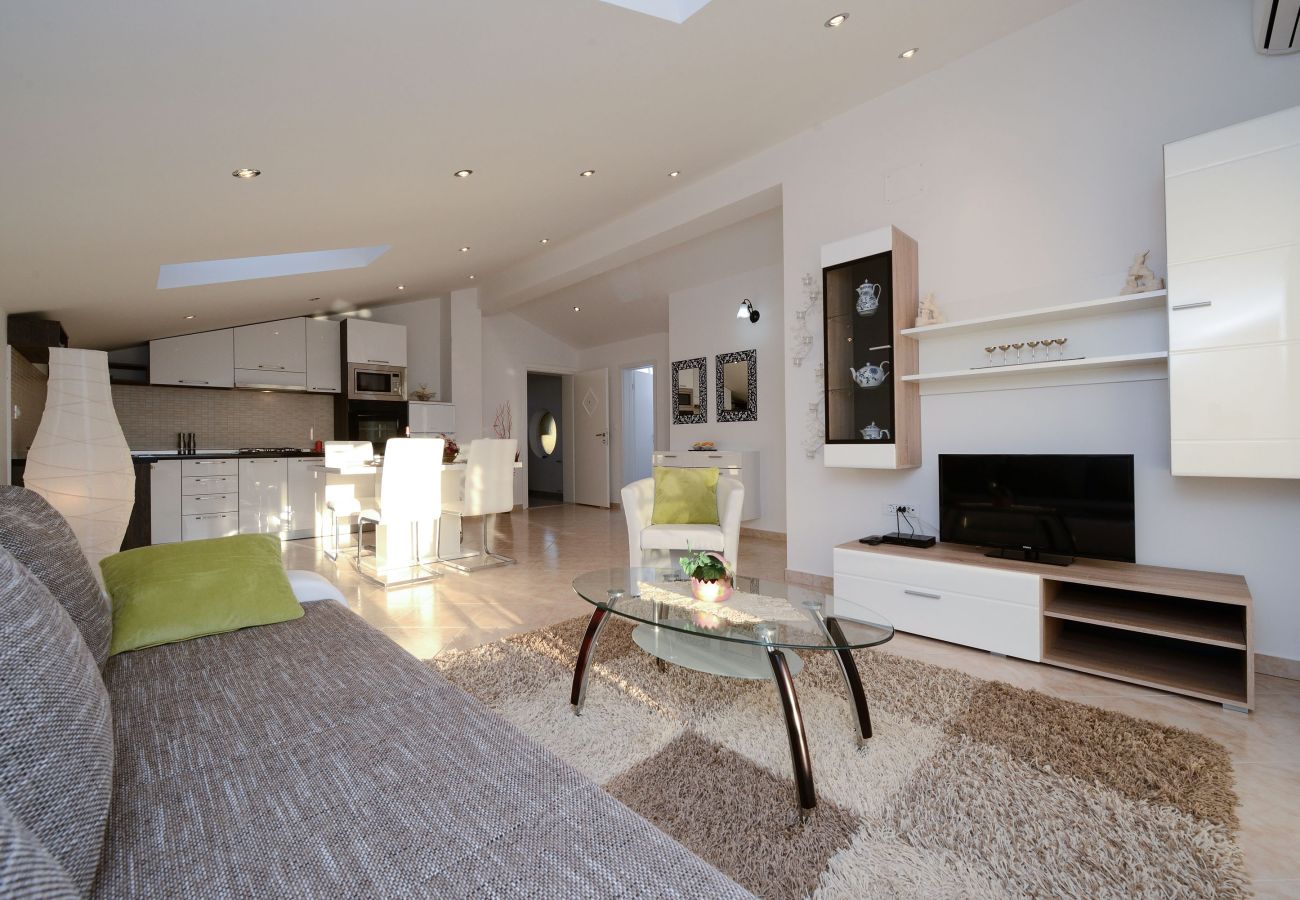 Ferienwohnung in Zadar - Ferienwohnung Marinko No.1 nahe SC Višnjik