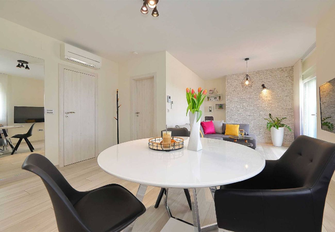 Ferienwohnung in Zadar -  Ferienwohnung Luxury Apartment 2 mit Terrasse