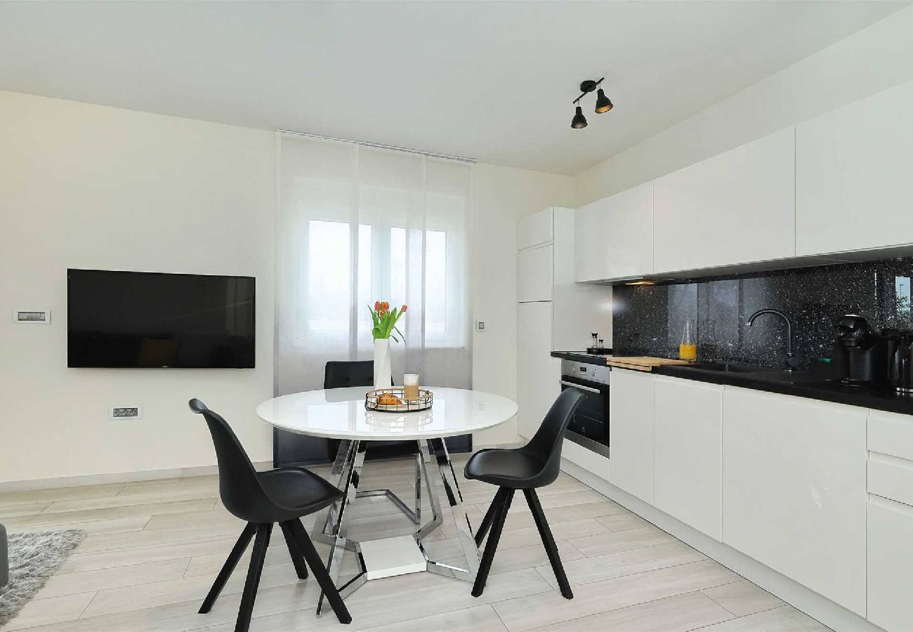 Ferienwohnung in Zadar -  Ferienwohnung Luxury Apartment 2 mit Terrasse