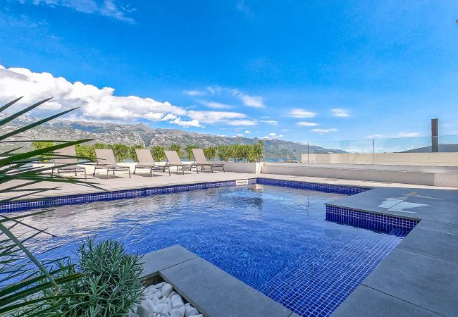 Villa in Vinjerac - Villa One mit beheiztem Pool