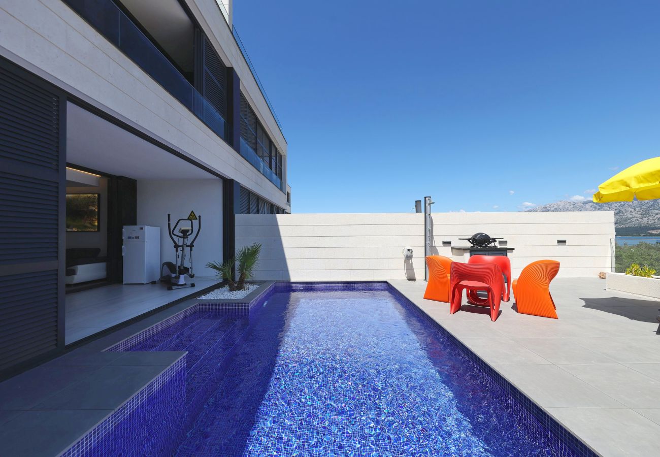 Villa in Vinjerac - Villa One mit beheiztem Pool