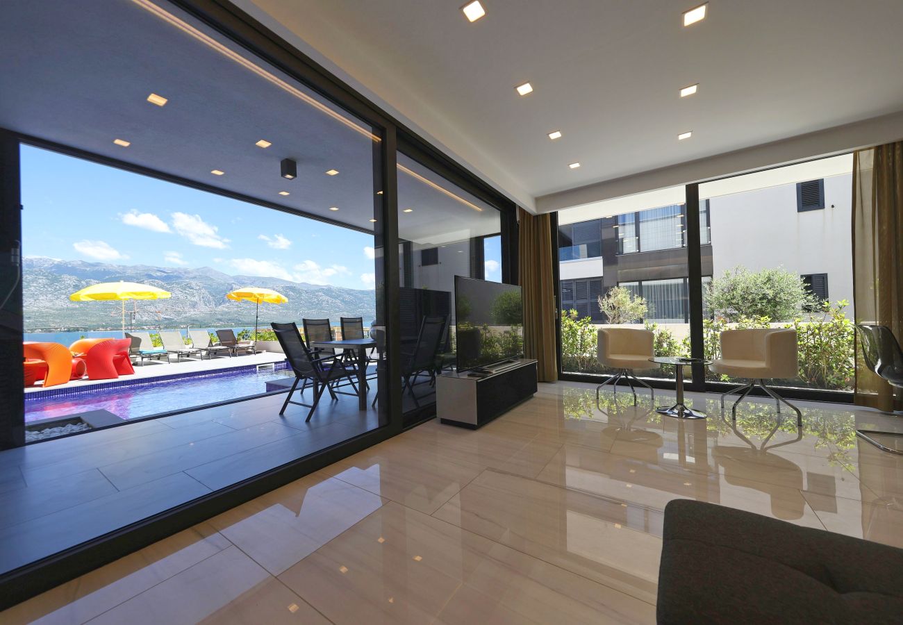 Villa in Vinjerac - Villa One mit beheiztem Pool