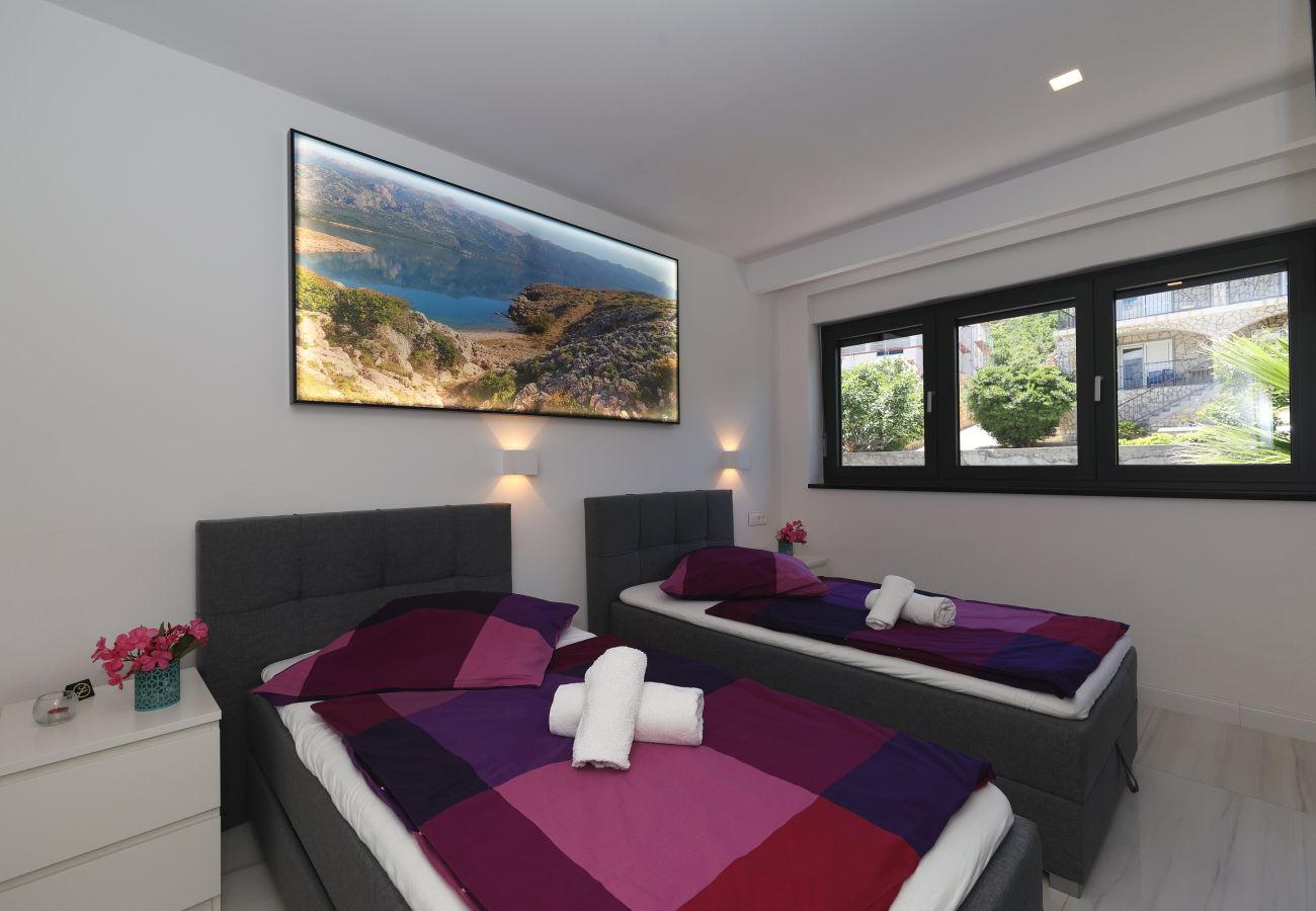 Villa in Vinjerac - Villa One mit beheiztem Pool