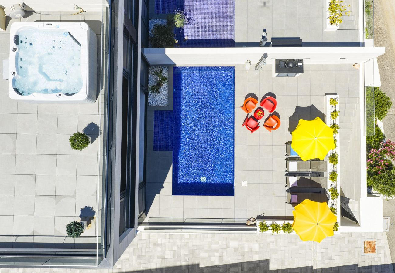 Villa in Vinjerac - Villa One mit beheiztem Pool