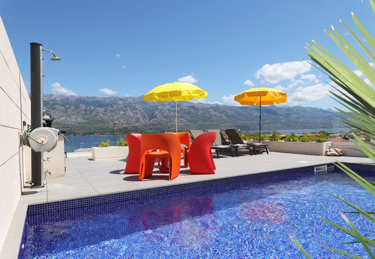 Villa in Vinjerac - Villa One mit beheiztem Pool