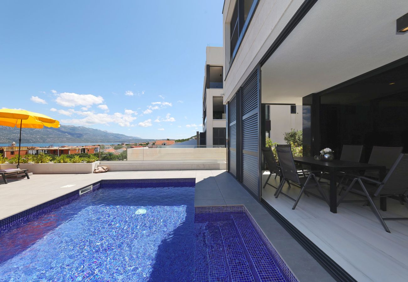 Villa in Vinjerac - Villa One mit beheiztem Pool