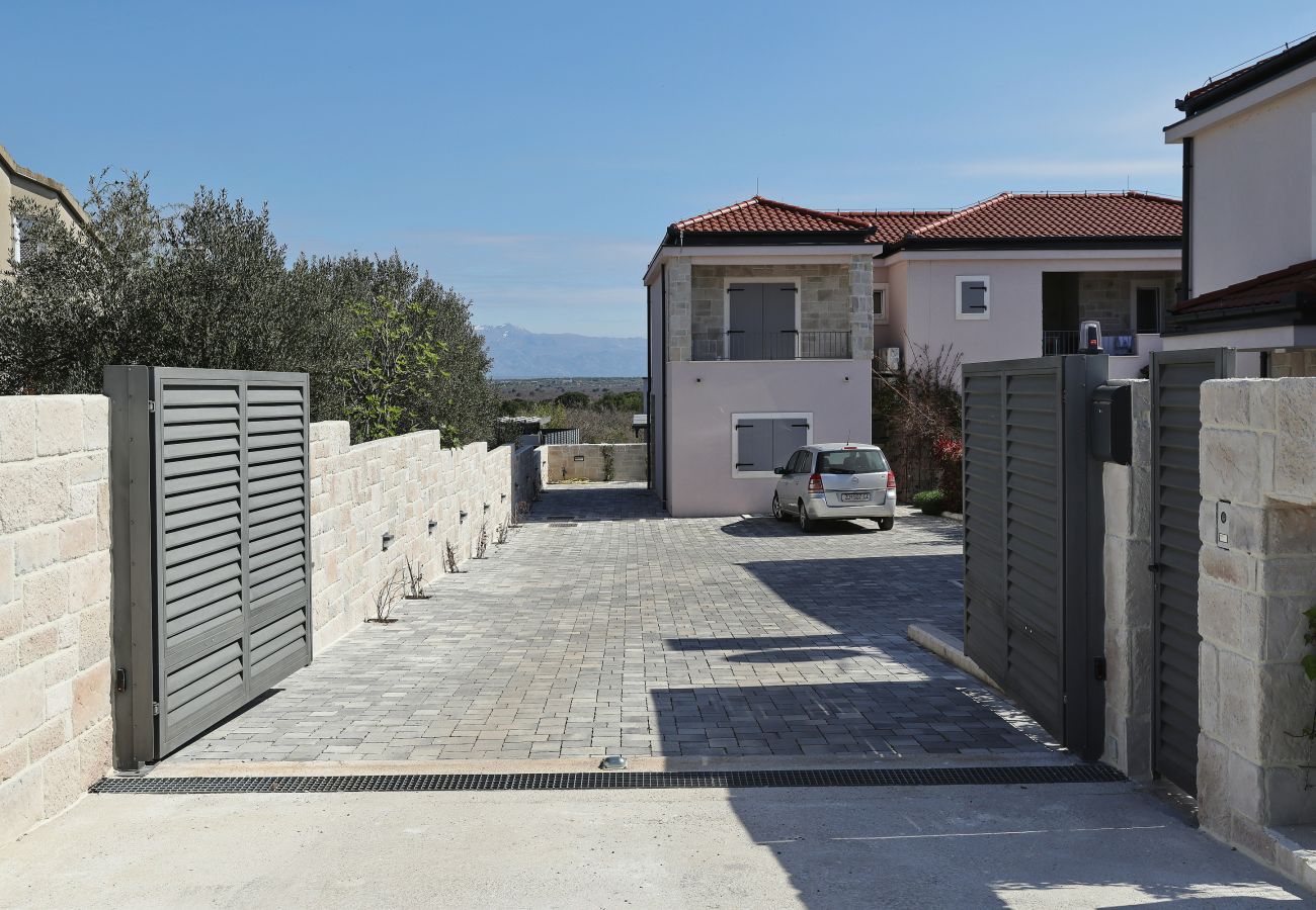 Ferienhaus in Zadar - Ferienhaus Casa Coral mit beheiztem Privatpool