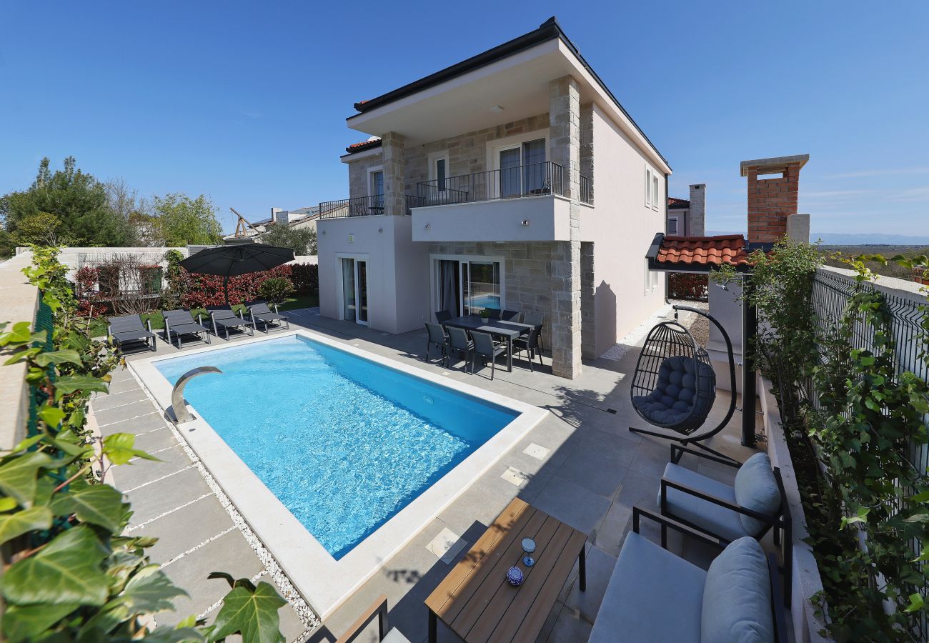 Ferienhaus in Zadar - Ferienhaus Casa Coral mit beheiztem Privatpool