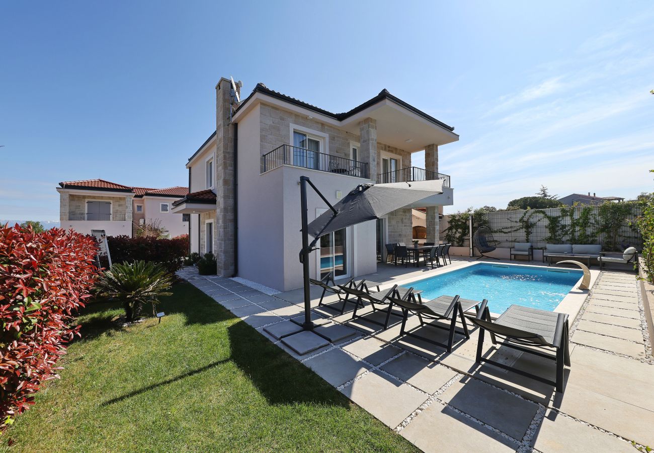 Ferienhaus in Zadar - Ferienhaus Casa Coral mit beheiztem Privatpool