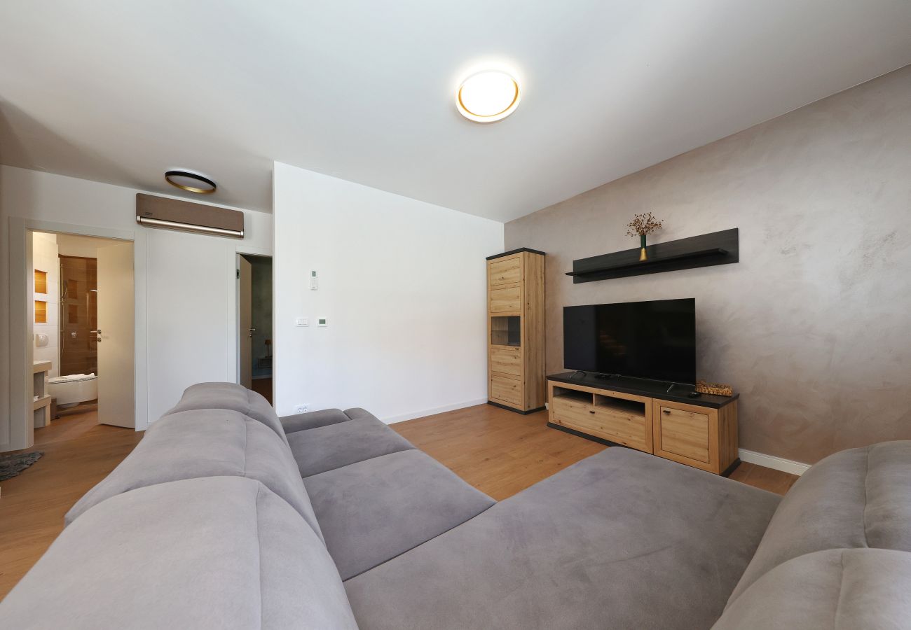 Ferienhaus in Zadar - Ferienhaus Casa Coral mit beheiztem Privatpool