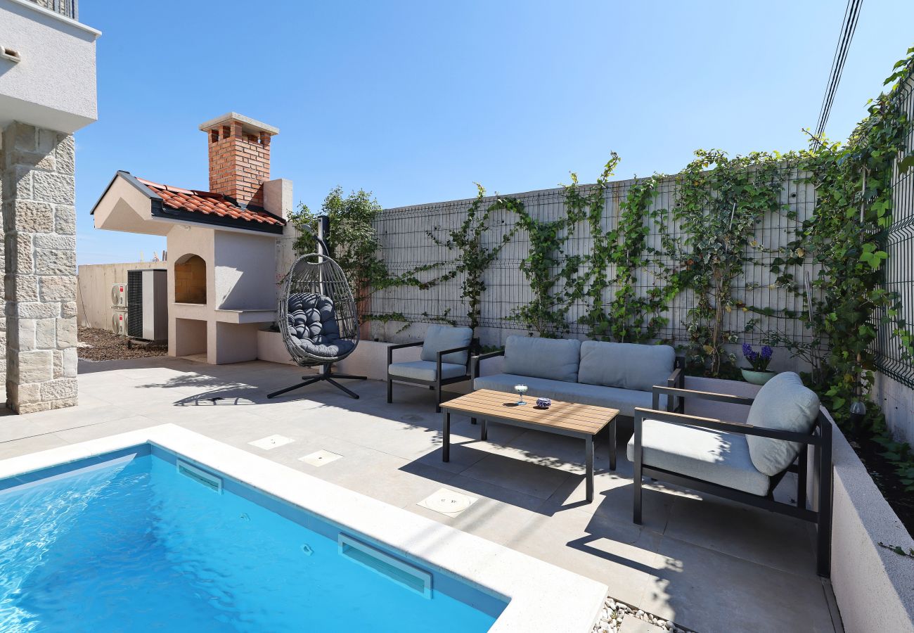 Ferienhaus in Zadar - Ferienhaus Casa Coral mit beheiztem Privatpool