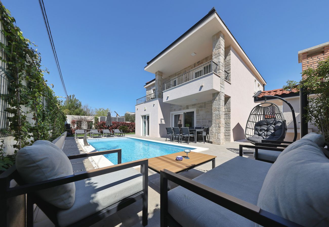 Ferienhaus in Zadar - Ferienhaus Casa Coral mit beheiztem Privatpool