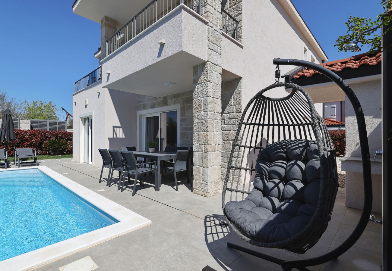 Ferienhaus in Zadar - Ferienhaus Casa Coral mit beheiztem Privatpool