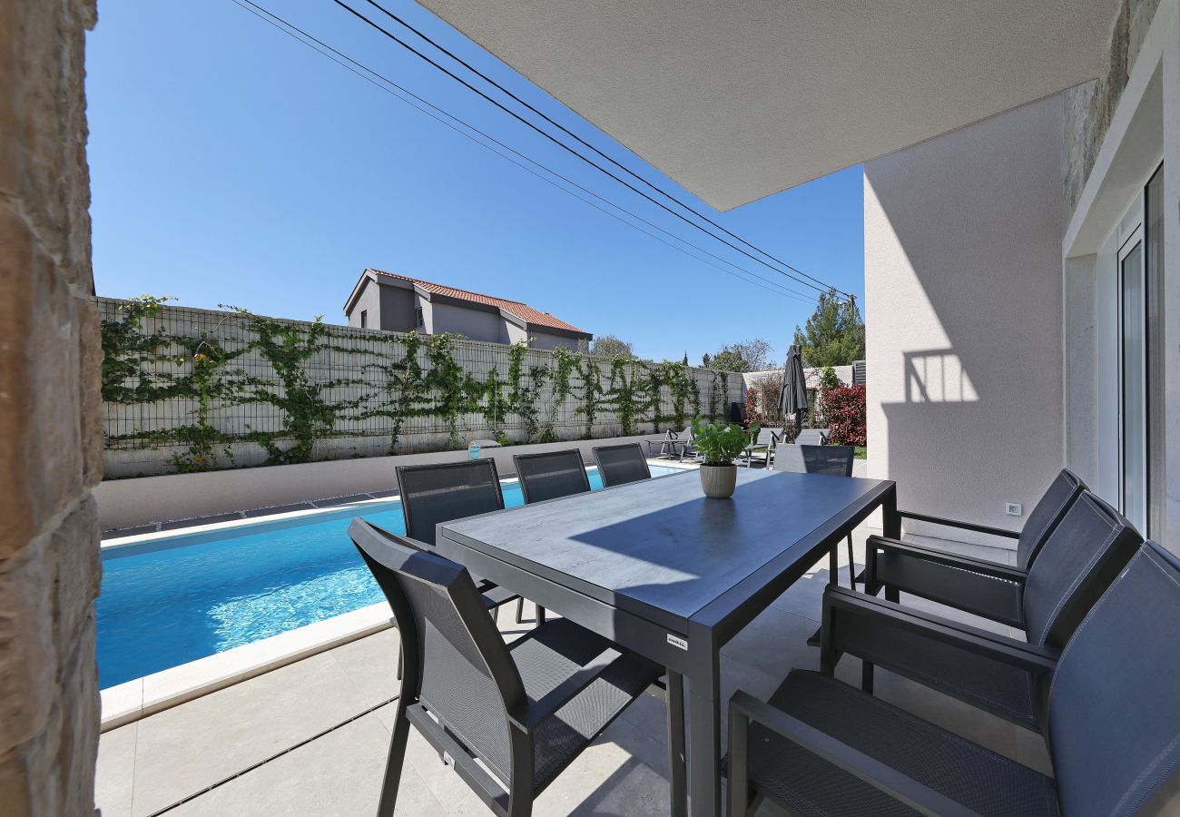 Ferienhaus in Zadar - Ferienhaus Casa Coral mit beheiztem Privatpool