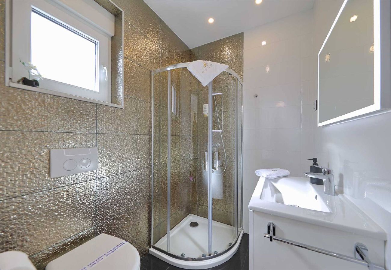 Ferienwohnung in Zadar - Ferienwohnung Luxury Apartment 4 mit Balkon