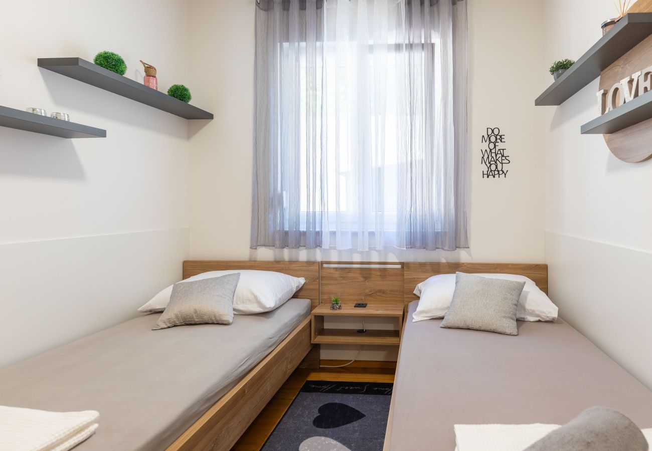 Ferienwohnung in Starigrad - Ferienwohnung Sea & Stone No.2 strandnah