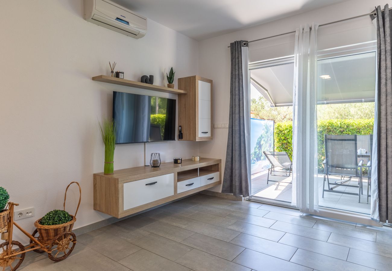 Ferienwohnung in Starigrad - Ferienwohnung Sea & Stone No.2 strandnah