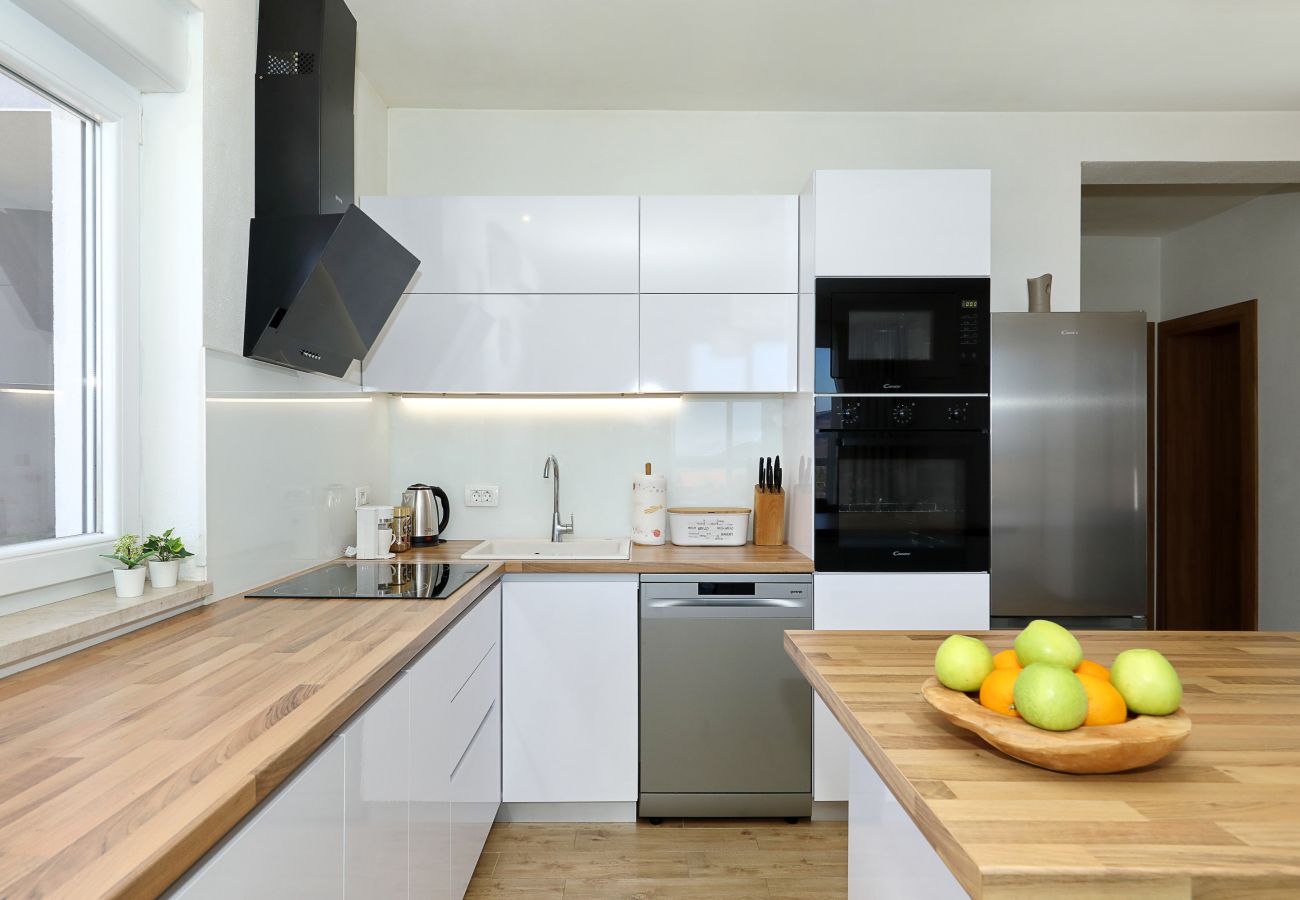 Ferienwohnung in Rovanjska - Ferienwohnung Temida mit Meerblick
