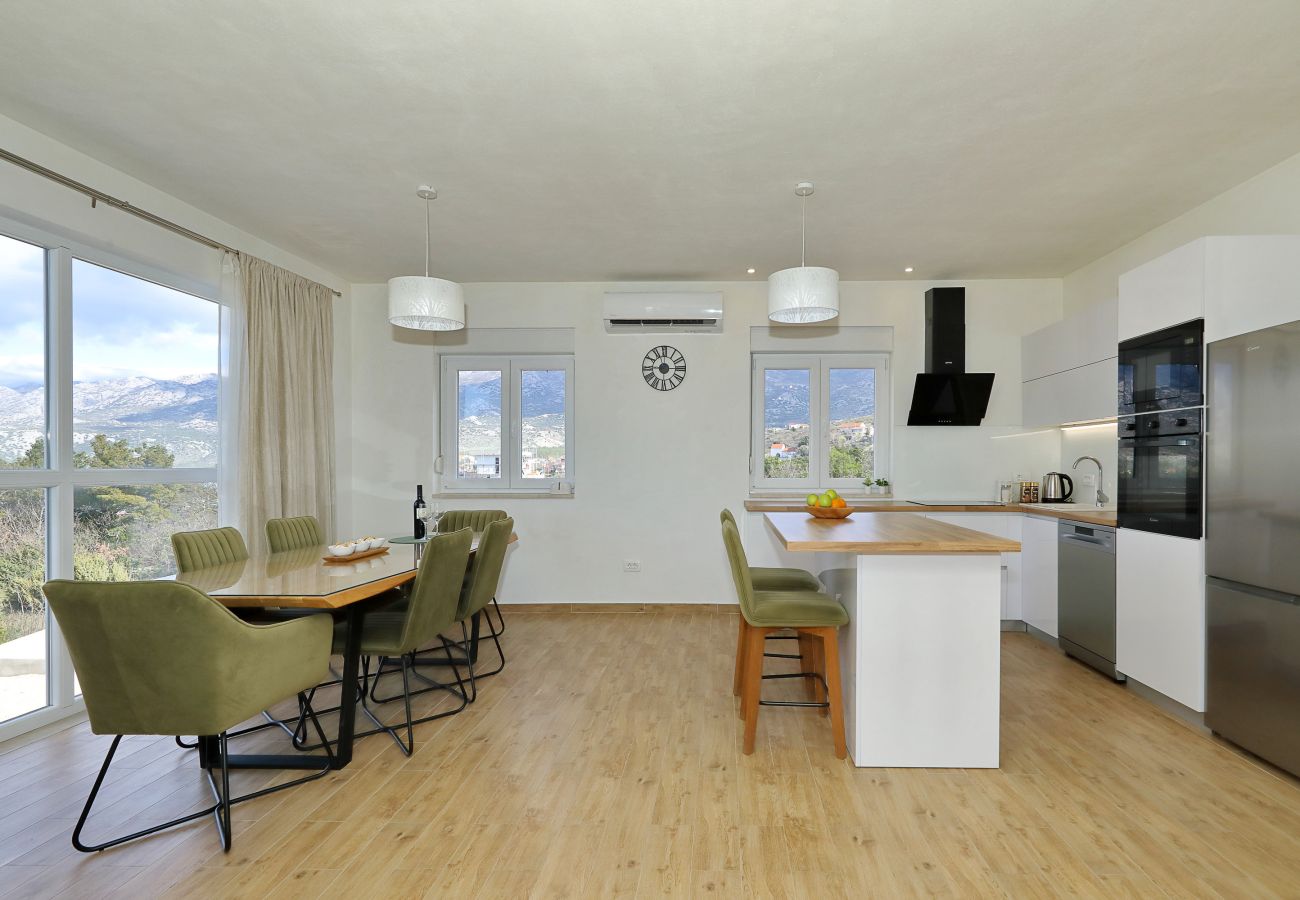 Ferienwohnung in Rovanjska - Ferienwohnung Temida mit Meerblick