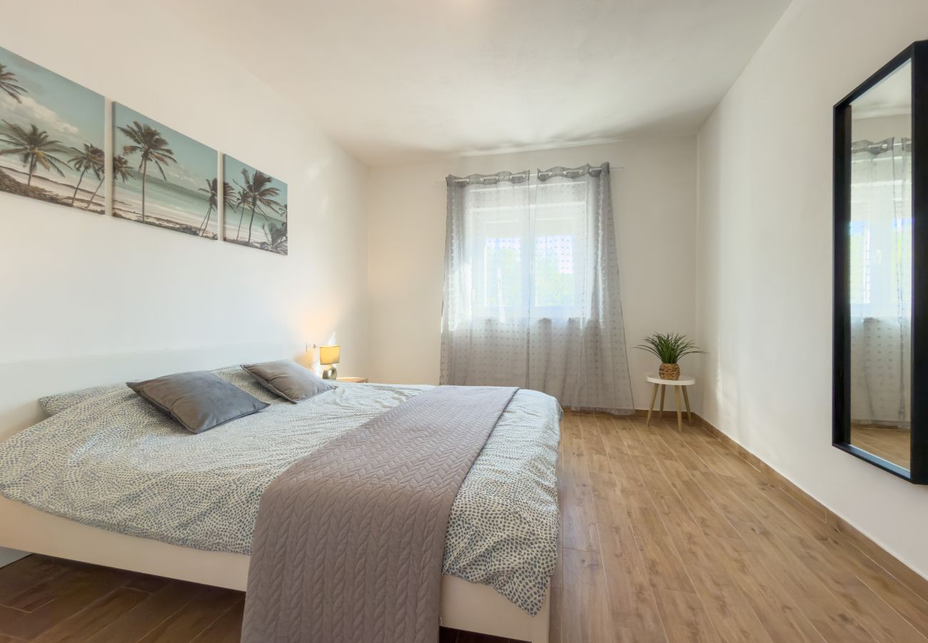 Ferienwohnung in Rovanjska - Ferienwohnung Temida mit Meerblick
