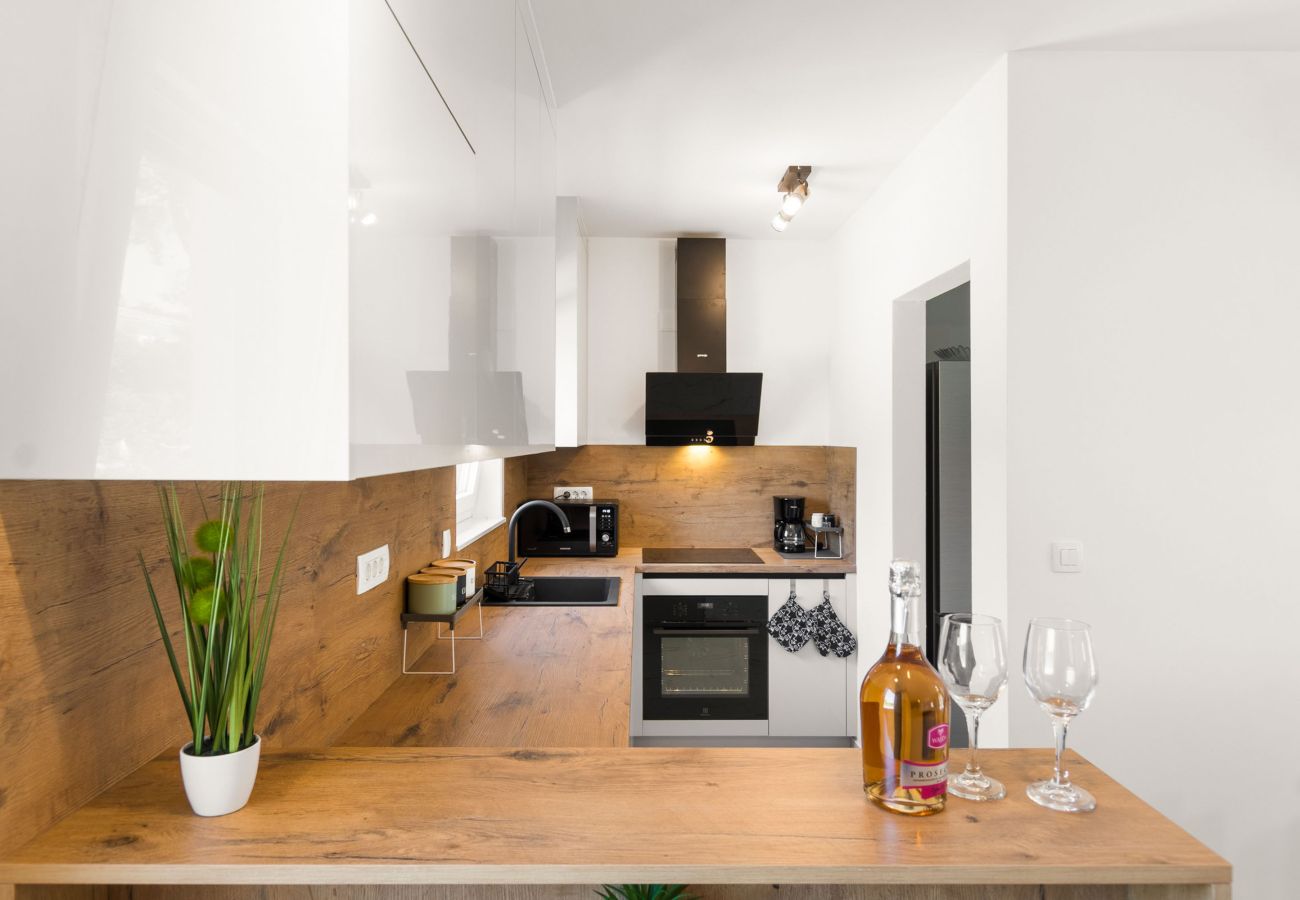 Ferienwohnung in Vir - Ferienhaus Radovic mit Privatpool