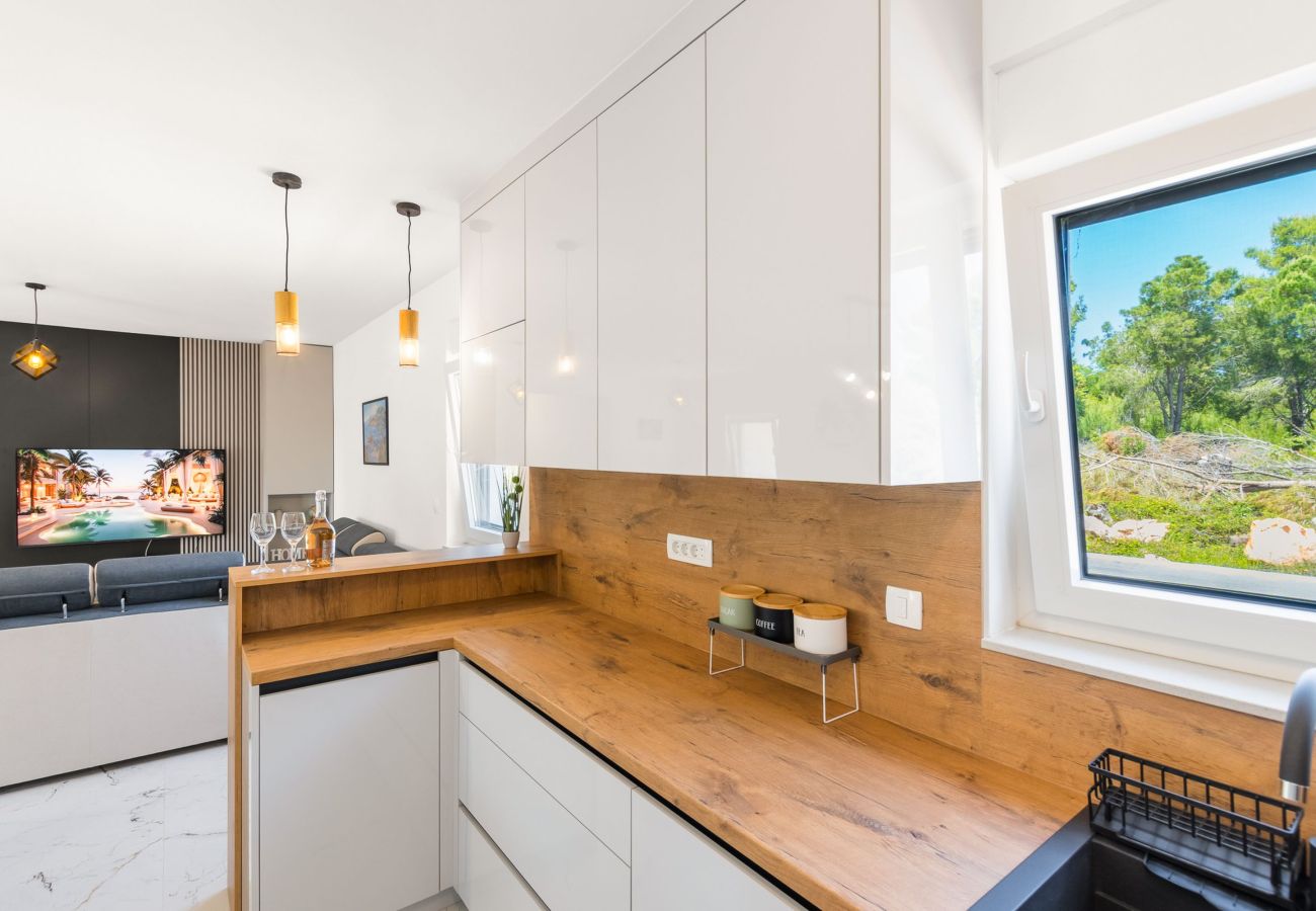 Ferienwohnung in Vir - Ferienhaus Radovic mit Privatpool