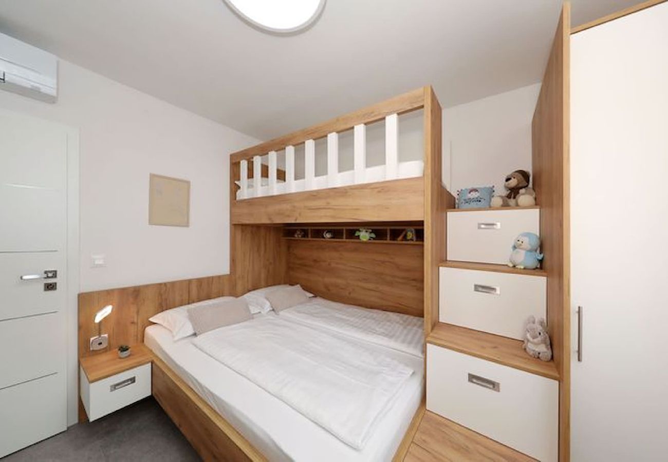 Ferienwohnung in Vir - Ferienwohnung Cicak No 2 mit Meerblick