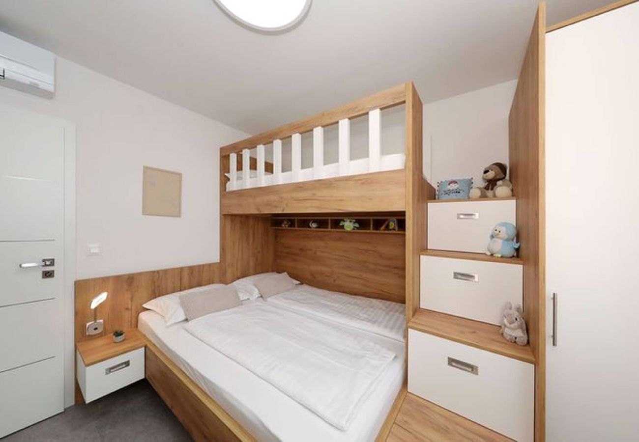 Ferienwohnung in Vir - Ferienwohnung Cicak No 2 mit Meerblick