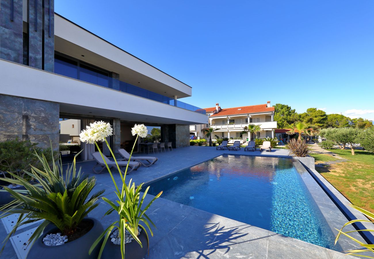 Villa in Vir - Villa Suva Punta Luxe mit Privatpool