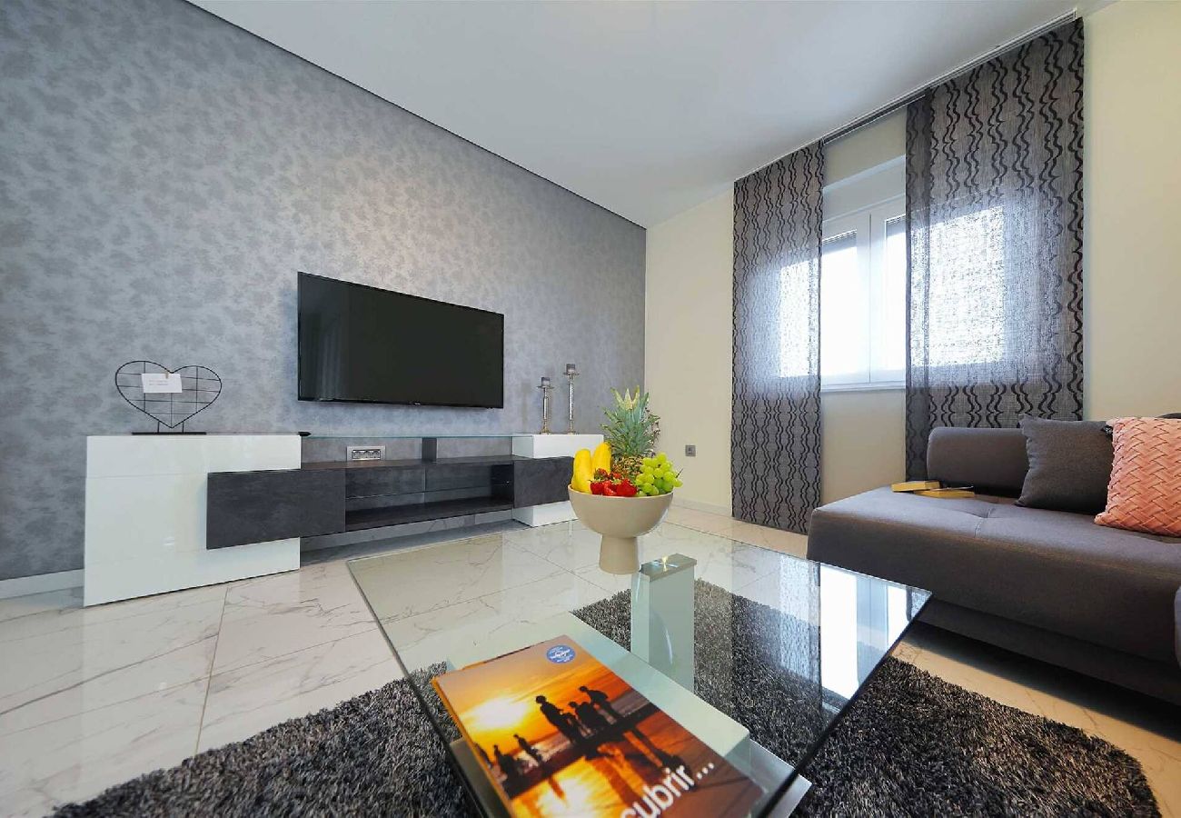 Ferienwohnung in Zadar -  Penthouse 5 mit Whirlpool und Meerblick