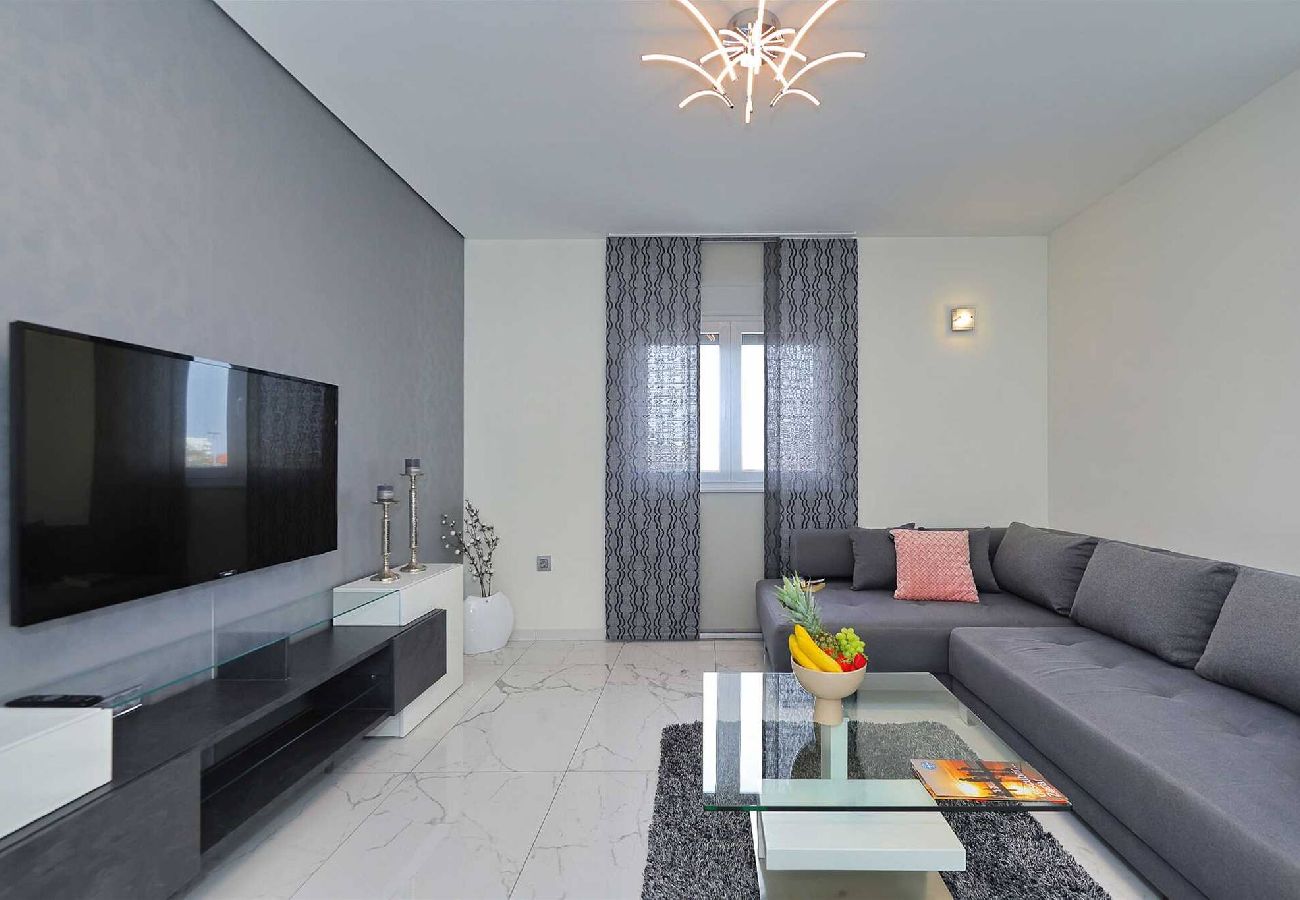 Ferienwohnung in Zadar -  Penthouse 5 mit Whirlpool und Meerblick