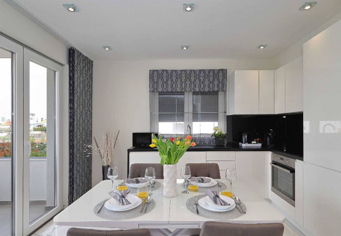 Ferienwohnung in Zadar -  Penthouse 5 mit Whirlpool und Meerblick