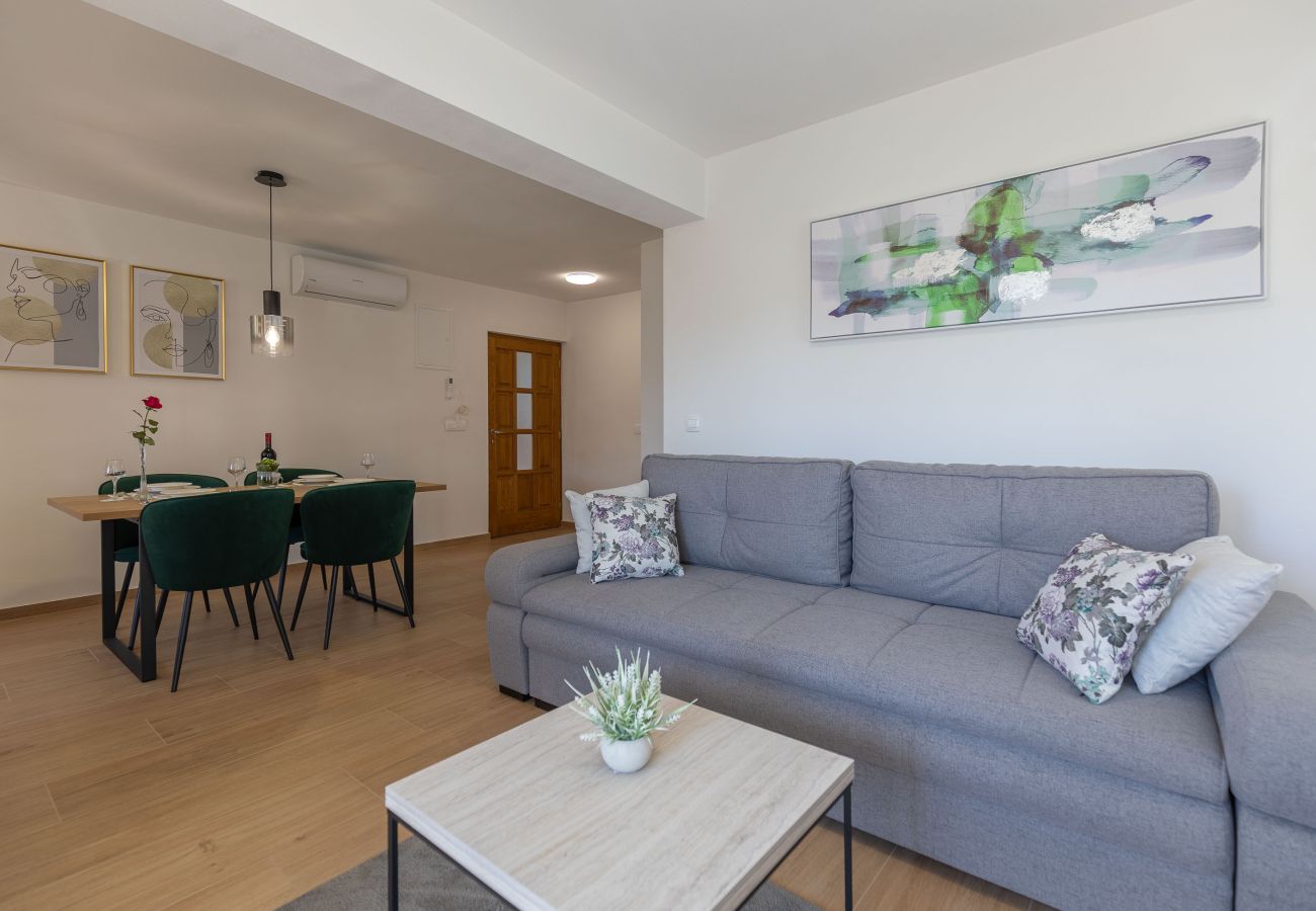 Ferienwohnung in Zadar - Ferienwohnung Klanac 1 mit Balkon