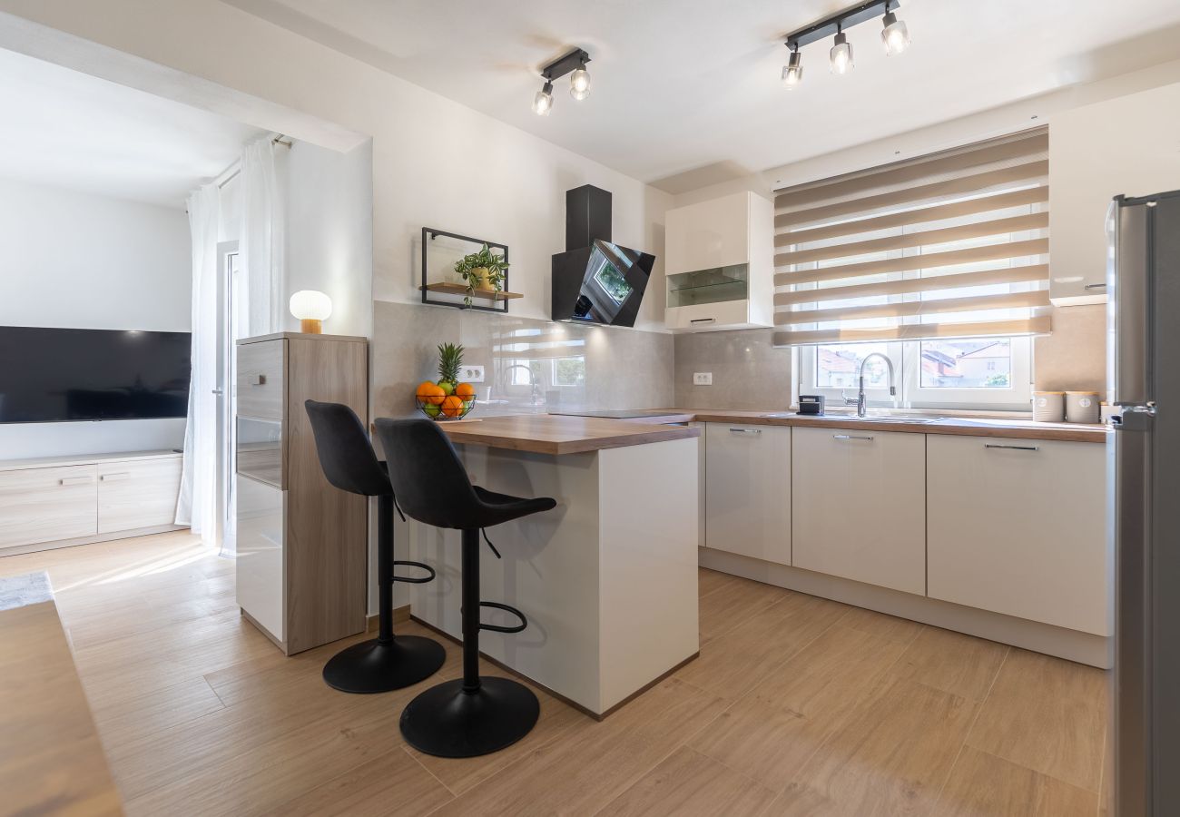 Ferienwohnung in Zadar - Ferienwohnung Klanac 1 mit Balkon