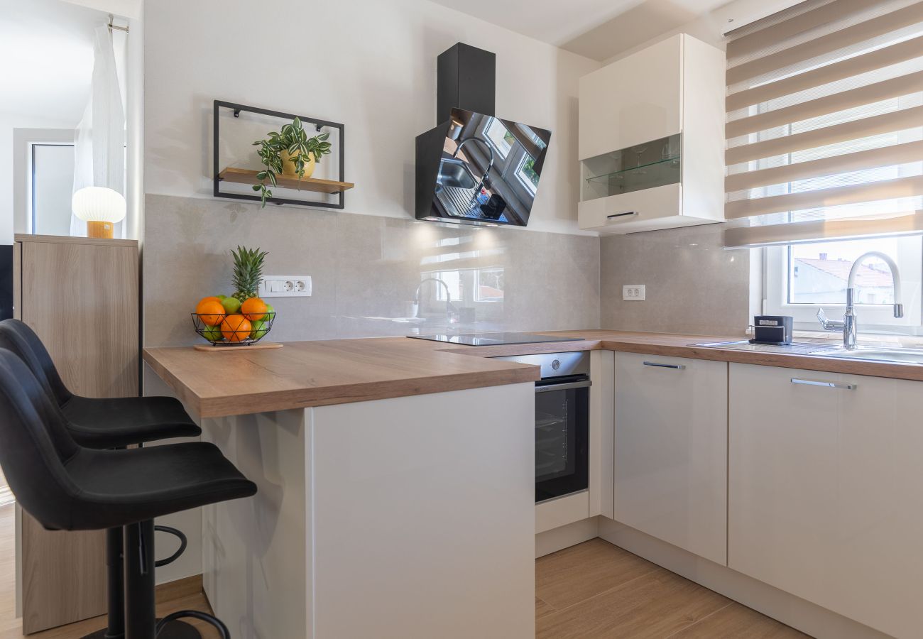 Ferienwohnung in Zadar - Ferienwohnung Klanac 1 mit Balkon